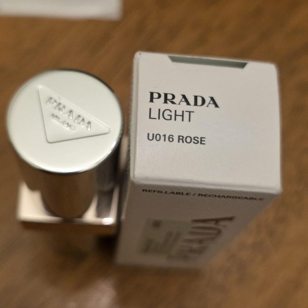 Prada Light Glowing Lip Oil Stick U016 ROSE. BNIB - Picture 5 of 8